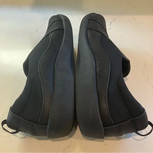 NEW! Clarks Shoes Cloudsteppers Slip On Black Leather Round Toe Loafers 8M - Picture 9 of 11